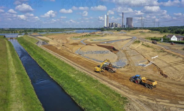 Dinslaken, North Rhine-Westphalia, Germany, Emscher estuary into the Rhine. On the right, the
