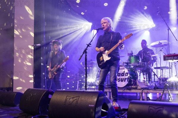 Matthew Caws, singer and guitarist, founding member, NADA SURF, indie band, USA, Moon Mirror Tour