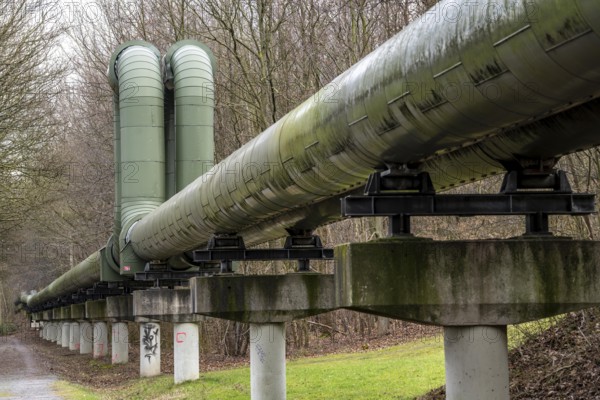 Iqony district heating pipes in Gelsenkirchen, U-shaped expansion bend for length compensation