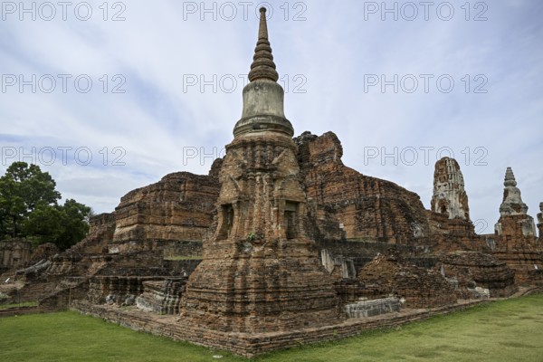 Ruined temple in Wat Mahathat, Temple of the Great and Holy Relic, Ayutthaya, Ayutthaya Province,