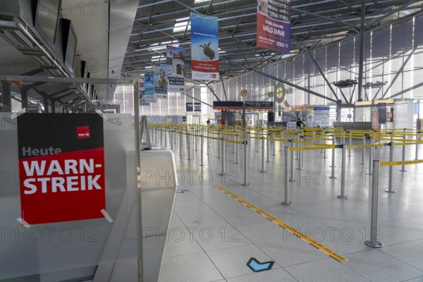 Cologne-Bonn Airport, warning strike by the Verdi trade union, public service and ground handling