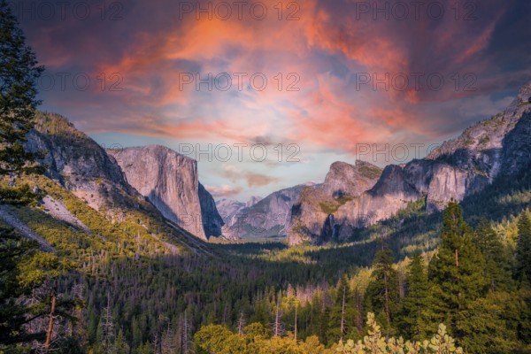 Tunnel View Overlook in a gorgeous summer sunrise, Yosemite National Park, California. United