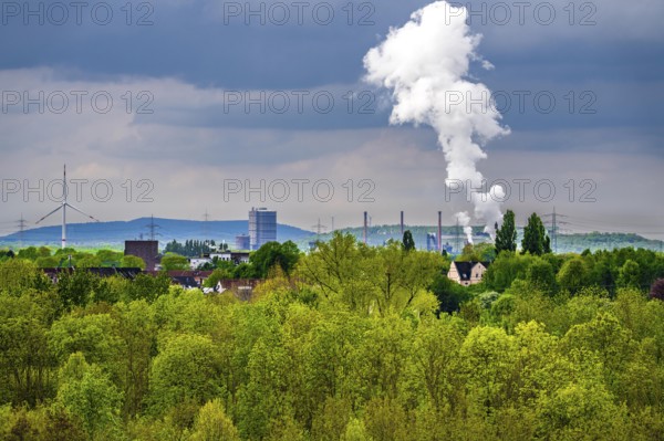 View over the north-western Ruhr area, from Essen to Bottrop, forest, green areas in