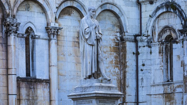 Piazza San Michele with the statue of the Italian politician Francesco Burlamacci, behind the