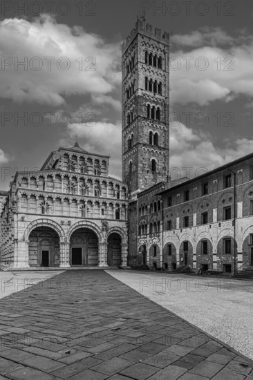 The Cathedral of San Martino, historic city centre, black and white photo, Lucca, Tuscany, Italy,