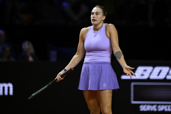Aryna Sabalenka BLR, gesture, gesture helpless, Tennis Ladies Porsche Cup, Grand Prix, GP,