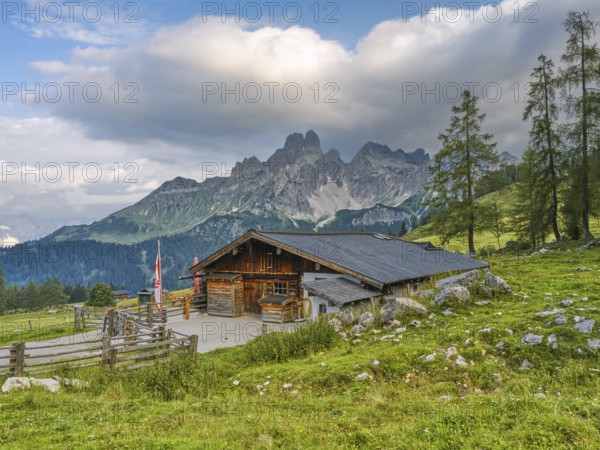 Krahlehenhütte in front of the large Bischofsmütze, Gosaukamm, Dachstein massif, Sulzenalm,