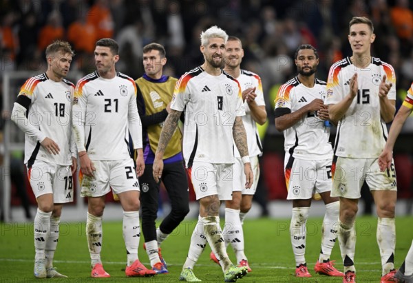 German players celebrate with fans, Robert Andrich GER (08) Robin Gosens GER (21) Maximilian