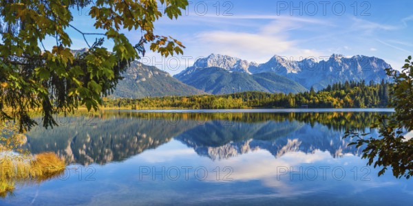 Barmsee, behind it the Karwendel mountains, Werdenfelser Land, Upper Bavaria, Bavaria, Germany,