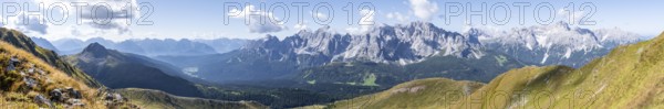 Alpine panorama, Carnic High Trail, view from the Carnic main ridge to the Sesto Dolomites, Carnic