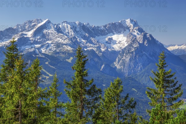 View from the Wank 1780m to the Zugspitzgruppe 2962m, Garmisch-Partenkirchen, Loisachtal,