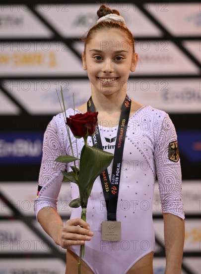 Frederika Suhl GER Award ceremony silver medal gymnastics, EnBW DTB-Pokal, Porsche-Arena,