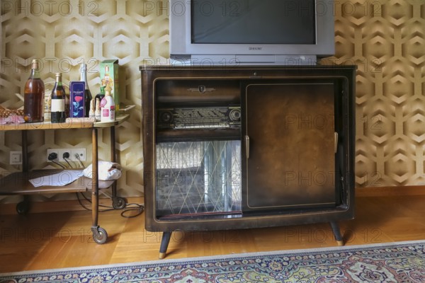 Lost Places, abandoned house, vacant building, old-fashioned furniture, good parlour, living room