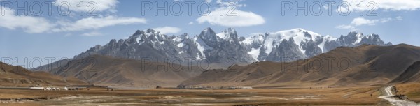 Pointed high mountain peaks with glaciers, Keltan Mountains, Sary Beles Mountains, Tien Shan, Naryn