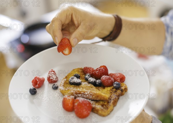 French toast with strawberries, raspberries, blueberries, Berlin, 13/08/2024