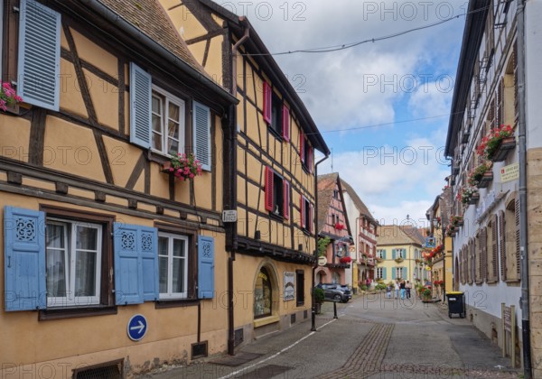 Well-kept half-timbered houses and floral decorations characterise the town centre of Eguisheim in