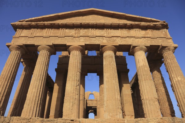 Tempio della Concordia (Temple of Concordia) in the Valley of the Temples, Agrigento, Sicily,