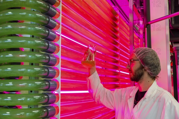 PUEVIT GmbH produces the most efficient photobioreactors for the cultivation of microalgae. The aim