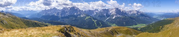 Alpine panorama, Carnic High Trail, view from the Carnic main ridge to the Sesto Dolomites, Carnic