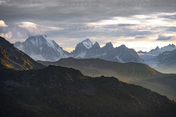 Evening mood in the mountains, view of the Dents-du-Midi mountain range, summit, Chablais Alps,