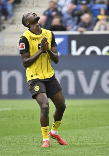 Serhou Guirassy Borussia Dortmund BVB (09) disappointed Gesture gesture after missed penalty