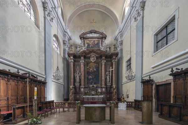 High altar from 1815 in the parish church, founded in 1307, baroqueised in the 18th century,