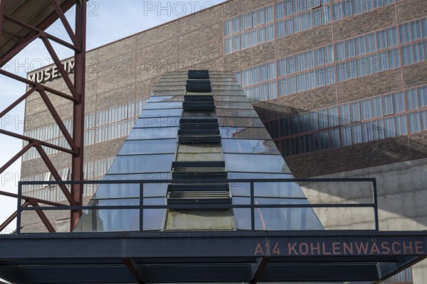 A14 Coal washing plant, escalator to the visitor centre, Ruhr Museum, Zollverein Coal Mine