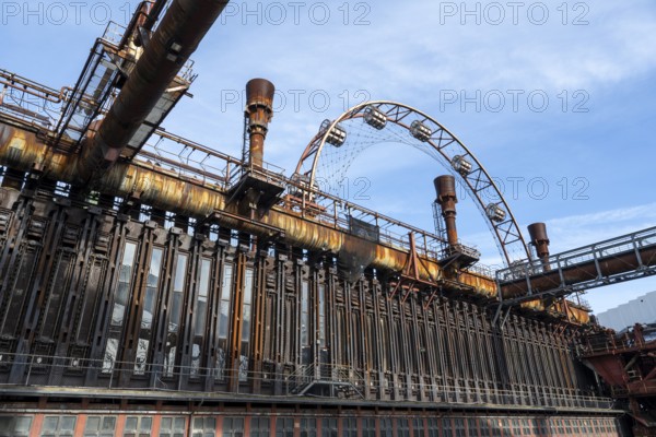 Coke ovens and sun wheel, Zollverein coking plant, UNESCO World Heritage Site, Essen, Ruhr area,