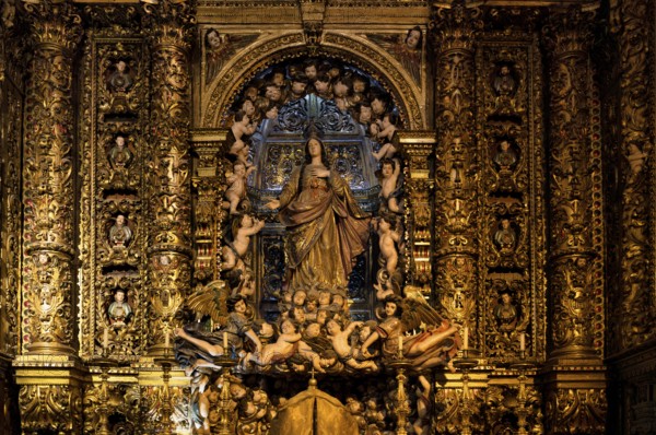 Interior view, chapel Capela do Santíssimo Sacramento, sculpture of Nossa Senhora da Assunção,