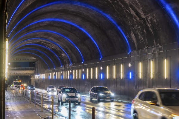 Road tunnel under the main railway station, Gildehofstraße, with lighting, LED light installation,
