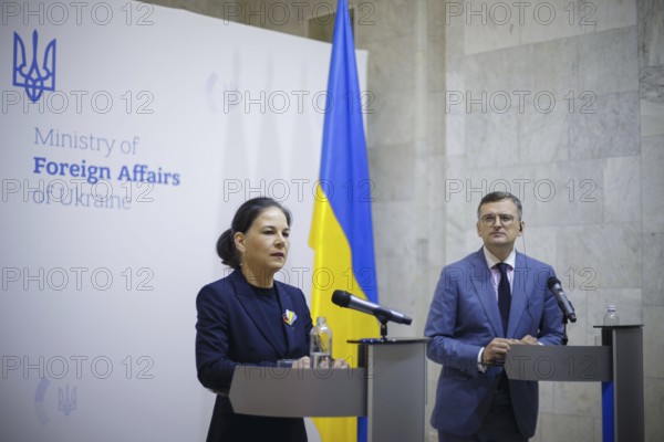 Annalena Bärbock (Alliance 90/The Greens), Federal Foreign Minister, and Dmytro Kuleba, Foreign