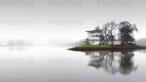 Morning atmosphere on the Elbe with the MBC Elbe-Dessau start and finish house for international