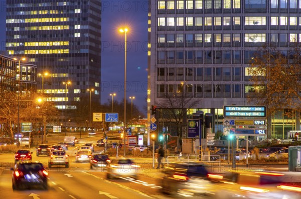 Evening city centre traffic in Essen, large intersection, Bismarck Platz, Hindenburg Strasse, Krupp
