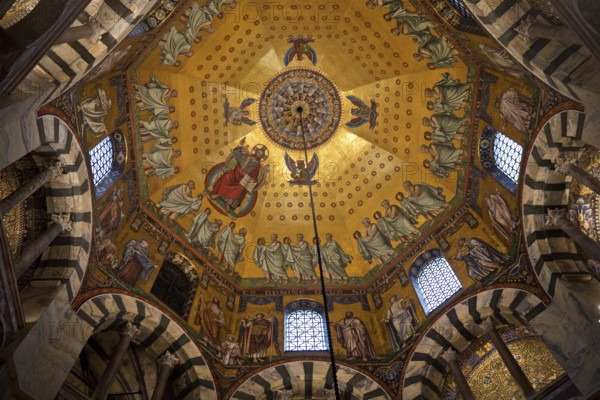 Dome in Aachen Cathedral, Octagon, UNESCO World Heritage Site, Aachen, North Rhine-Westphalia,