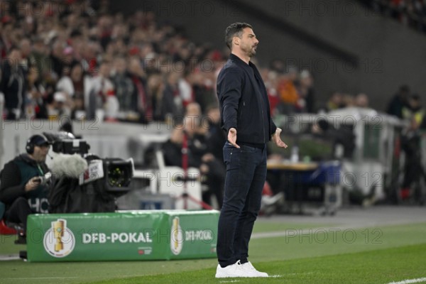 Coach Coach Zsolt Löw RasenBallsport RB Leipzig RBL Gesture Gesture TV camera Semi-final, DFB Cup,
