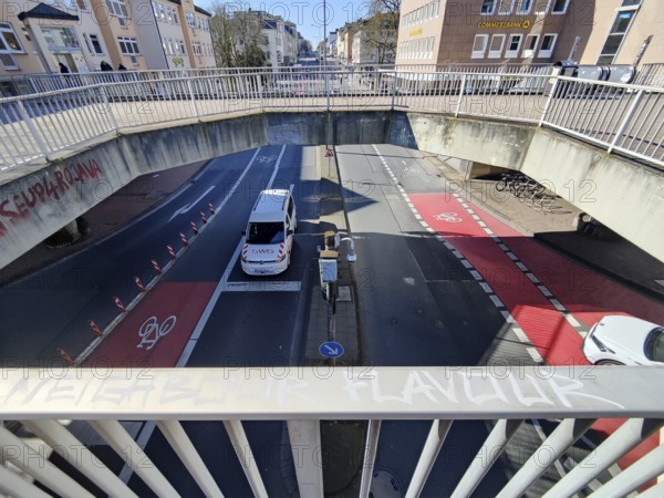 Elefantenklo, E-Klo for short, nickname of the pedestrian overpass with a view of the road