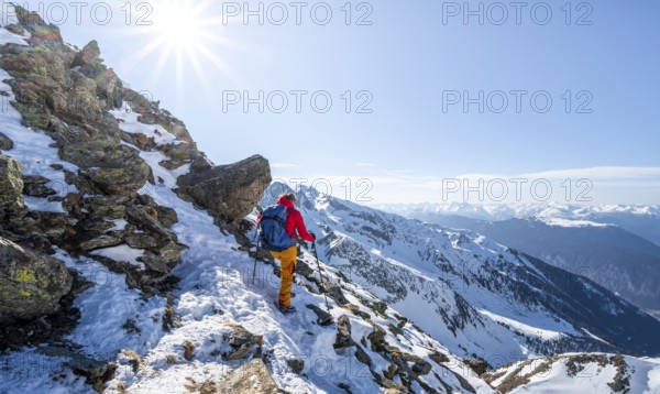 Ski tourers on the Mitterzeigerkogel, mountains in winter, Sellraintal, Kühtai, Tyrol, Austria,