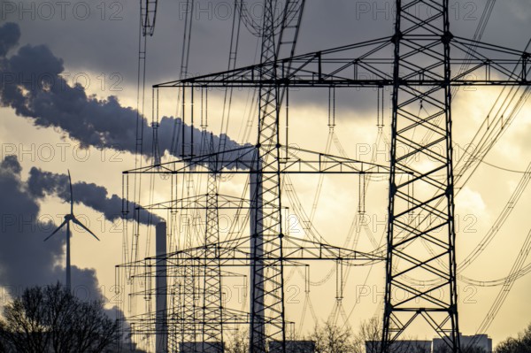 High-voltage power lines, overhead pylons, UNIPER coal-fired power plant Scholven in the