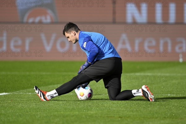 Goalkeeper Kevin Müller 1. FC Heidenheim 1846 FCH (01) warming up, training, Voith-Arena,