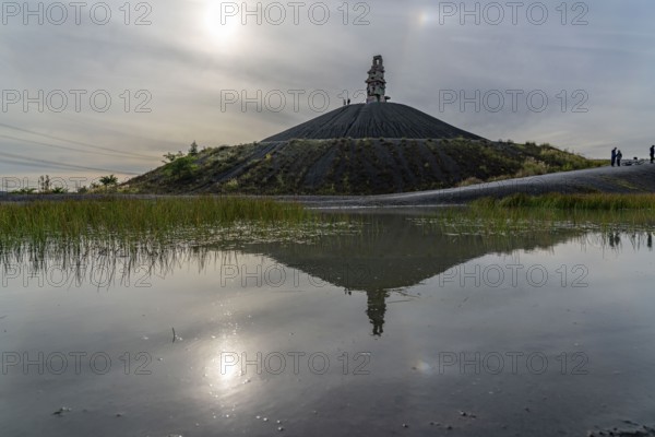Rheinelbe spoil tip in Gelsenkirchen, 100 metre high spoil tip, landscape park, with the sculpture