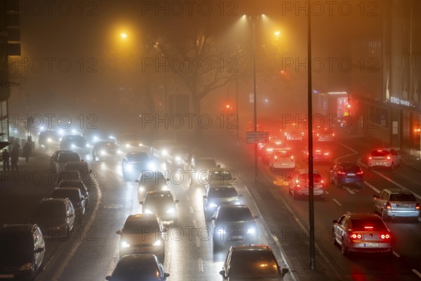 City centre traffic, fog, traffic jam, autumn, winter, traffic jam, Hindenburgstraße, Essen, North