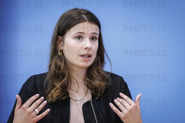 Luisa Neubauer, climate protection activist, recorded at a press conference on new constitutional