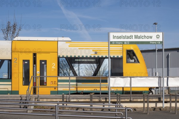 Local train RB15 at the stop Inselstadt Malchow, Südbahn, Ostdeutsche Eisenbahn GmbH, Malchow,