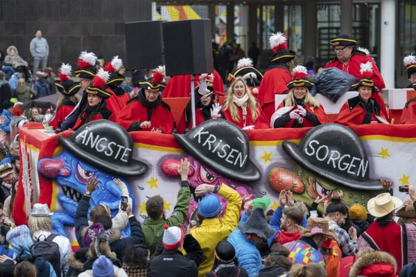 Rose Monday parade in Düsseldorf, themed floats of carnival societies and other participants in the