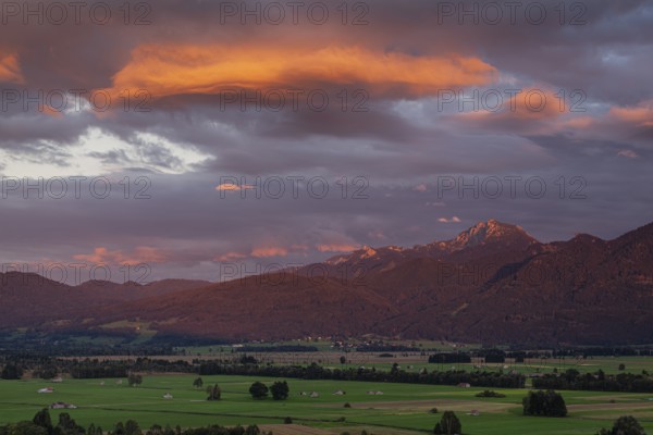 Evening mood, cloudy mood over mountain landscape, Loisach-Lake Kochel moor, behind Benediktenwand,