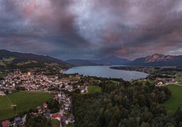 Drone shot, panorama, evening mood, Mondsee with Schafberg, Mondseeland, Salzkammergut, Upper