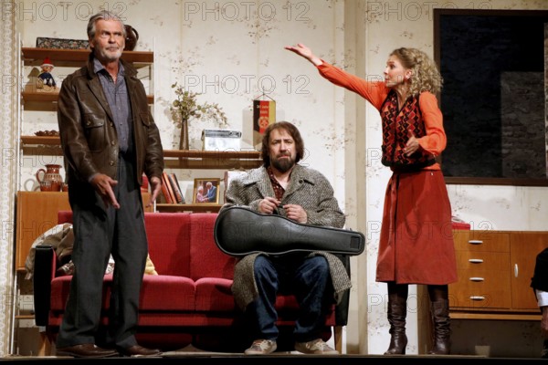 Marko Pustišek, citizen Lars Dietrich and Sabine Fürst at the photo rehearsal on Stasi, stress and