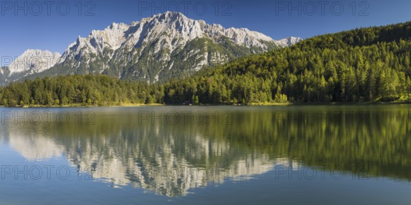 Lautersee, near Mittenwald, with the Karwendel mountains behind it, Werdenfelser Land, Upper
