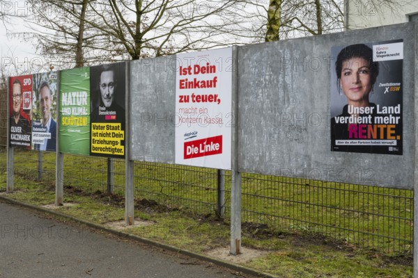 Board with election posters, SPD, CDU, Bündnis90 Die Grünen, FDP, Die Linke, BSW, Bundestag