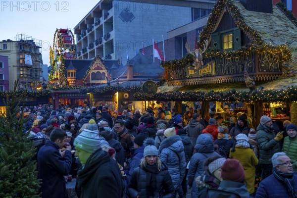 Christmas market at the Alter Markt in the old town of Cologne, Sunday shopping in Cologne city